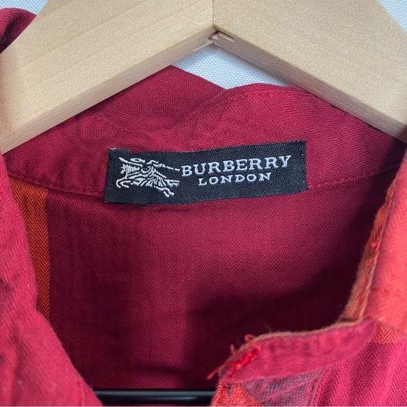 Burberry London Red Henley Plaid Sleeveless Rounded Hem Blouse Small - Picture 2 of 4